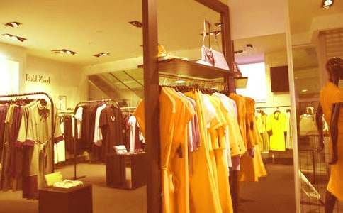 服装销售合同(精选15篇)