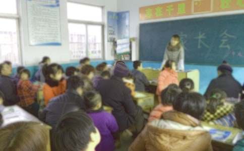 政教主任在学生家长会上的讲话稿