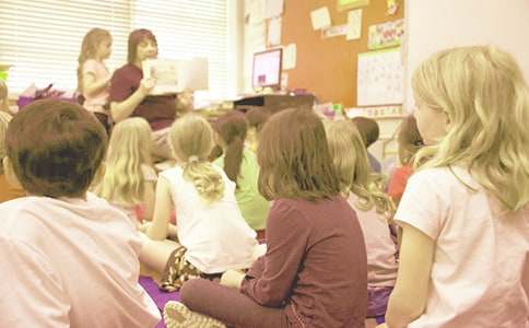 ��Ȫӳ�½�ѧ��˼