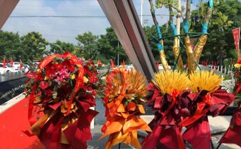 ��ҵ�ͻ���ף����