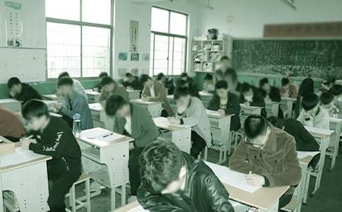 【热门】四年级期中考试作文300字4篇