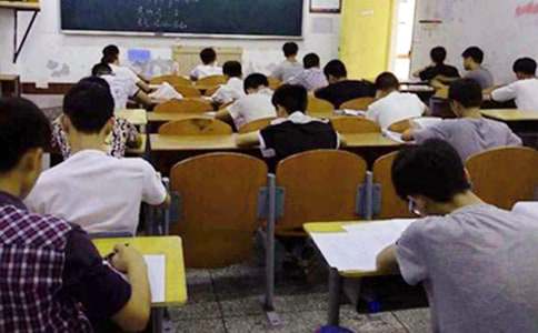 �����š����Եķ�˼����300����ƪ