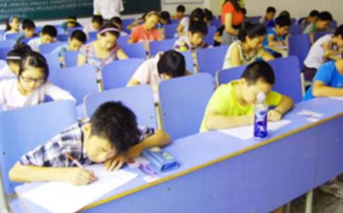 ���Է�˼����600�ֻ���10ƪ