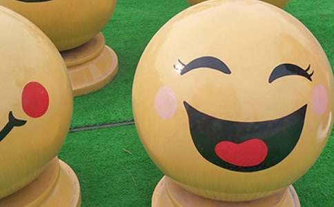 以快乐为话题六年级作文