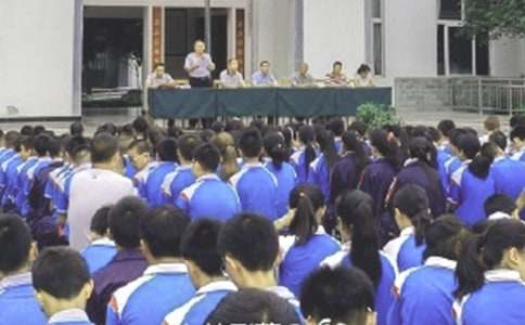 (����)ɢѧ����У��������15ƪ