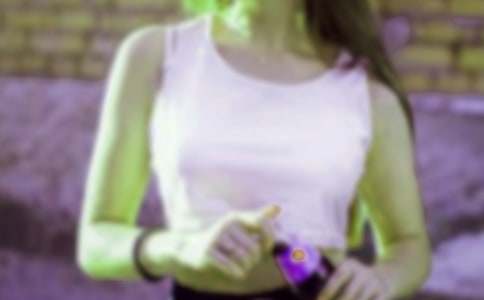 ����Ů�ĺ췢��������У���ѡ12ƪ��