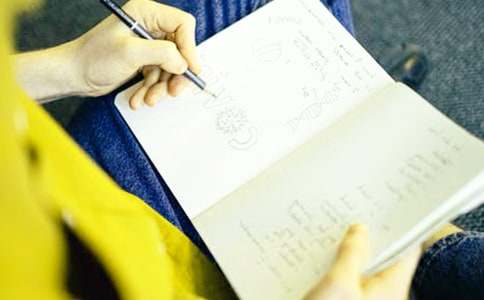 小班综合活动《好玩的刷子》说课稿范文