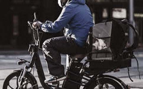 д����С�������600��