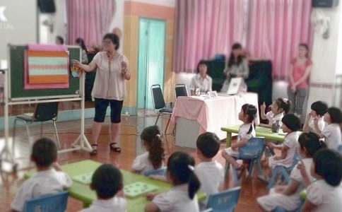 幼儿园小班语言教案:小动物过桥