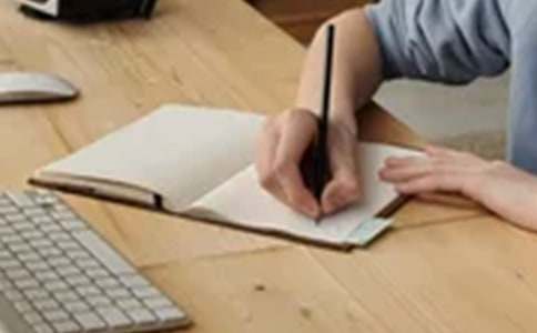 【精选】老鹰捉小鸡二年级作文集合八篇